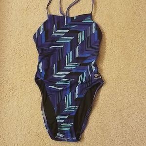 Competitive suit